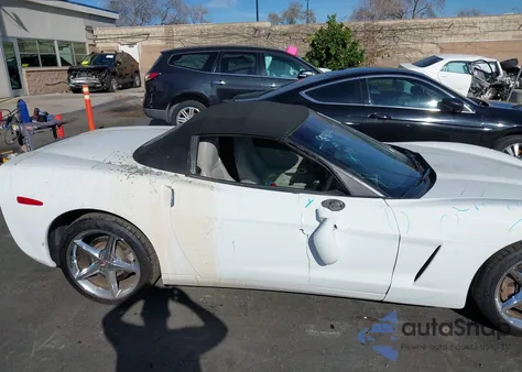 2011 Chevrolet Corvette из США, поврежденный, VIN 1G1YG3DW1B5102372